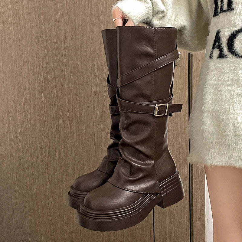 Botas altas estilo caballero para mujer, vintage, con tacón grueso y diseño sin cierres (slip-on); calzado de otoño-invierno.