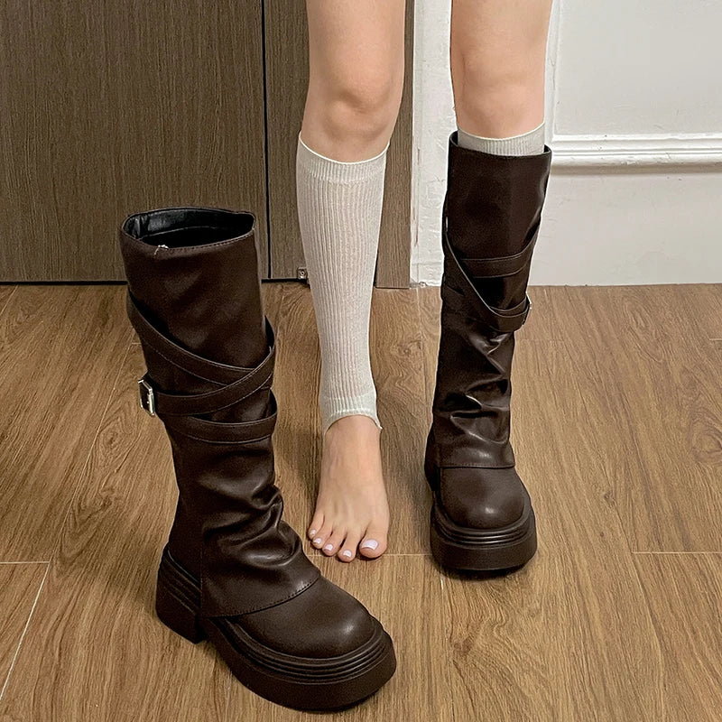 Botas altas estilo caballero para mujer, vintage, con tacón grueso y diseño sin cierres (slip-on); calzado de otoño-invierno.