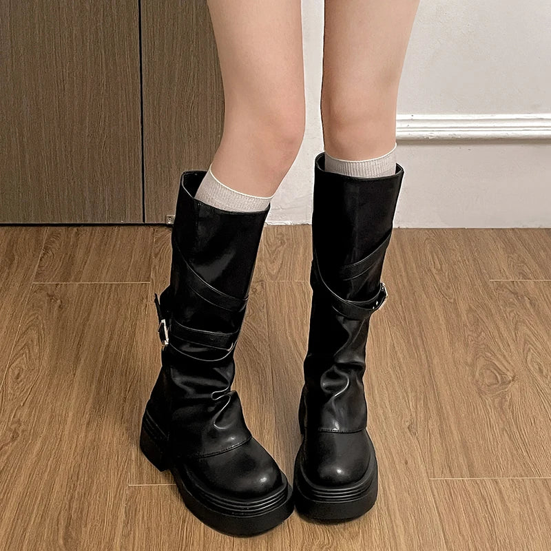 Botas altas estilo caballero para mujer, vintage, con tacón grueso y diseño sin cierres (slip-on); calzado de otoño-invierno.