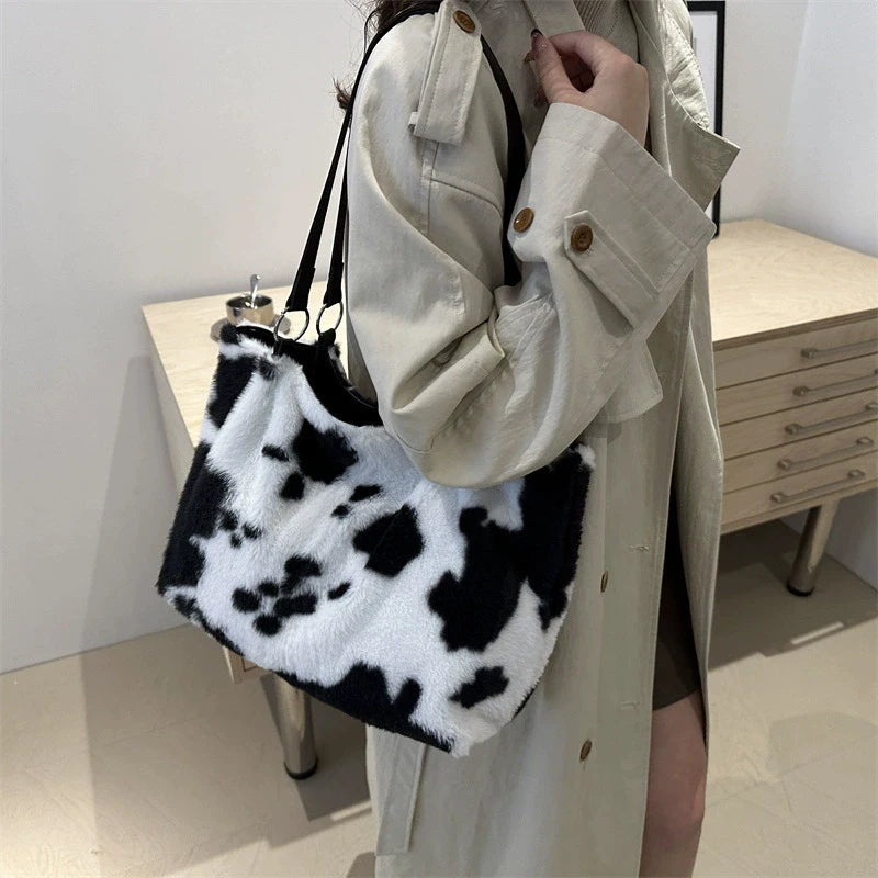 Bolso tipo shopper de gran capacidad para mujer, bolso tote de felpa con estampado de vaca para viajes de invierno, bolso de hombro y de mano estilo diseñador.